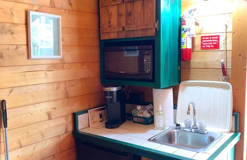 Hayward Cabina | The Bear Den - Studio Cabin en el corazón de Hayward