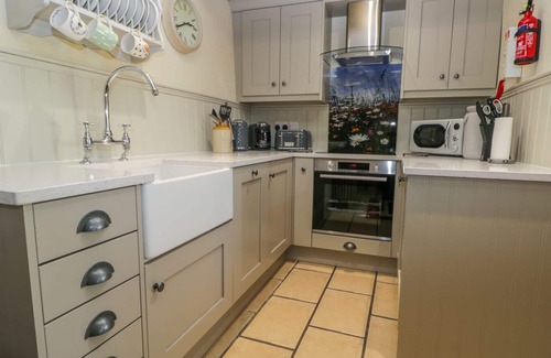 Staintondale Cabaña | Honey Bee Cottage, STAINTONDALE