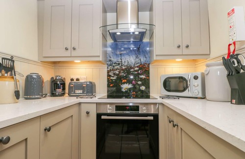 Staintondale Cabaña | Honey Bee Cottage, STAINTONDALE