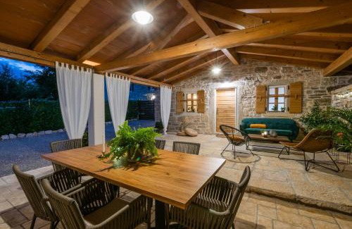 Sveti Lovrec Villa | Honey house