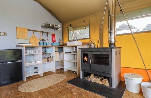 Grampound Cabaña | HONEY @ STARS & EMBERS GLAMPING, pet friendly in Grampound