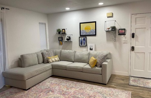 Contra Costa Centre Condominio | Honey Trail Hideaway, a beautifully updated ground-floor condo w/AC