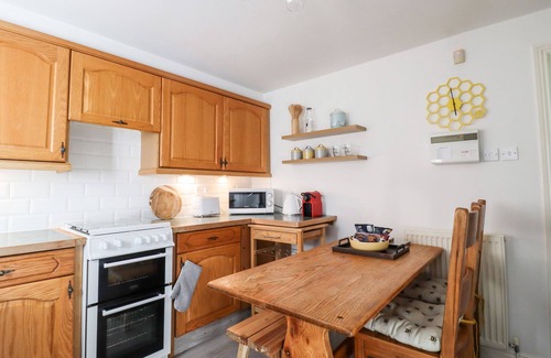Ripon Cabaña | HONEYBEE COTTAGE, pet friendly, character holiday cottage in Ripon