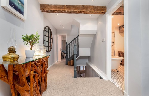 Cellardyke Cabaña | Honeybee Cottage- stunning home on Fife coast