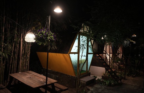 Huong Thuy Casa | Honeycomb Bungalow: Secluded Garden Retreat at an Authentic Village Homestay