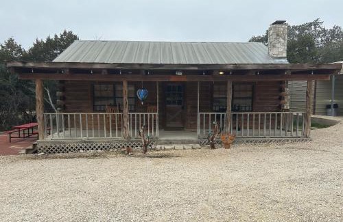 Concan Casa | HoneyComb Hideouts Bearly BeeHavin cabin