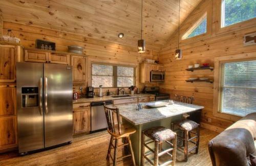 Bryson City Casa | Honeymoon Getaway in woods near NOC and Smoky Mtn RR