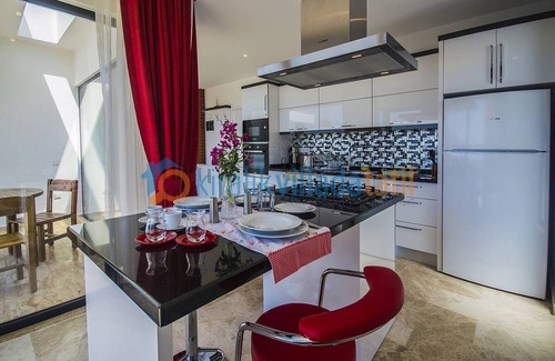 Uzumlu Villa | Villa de luna de miel en Kalkan Üzümlü Piscinas exteriores / interiores con opción de calefacción