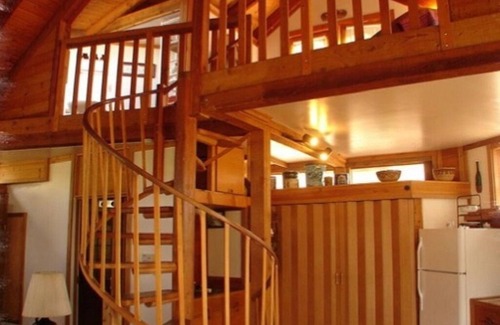 Cripple Creek Cabaña | Honeymooner’s Cozy Cabin, with Hot Tub, near Cripple Creek - Last minute deals?