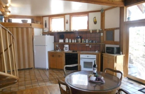 Cripple Creek Cabaña | Honeymooner’s Cozy Cabin, with Hot Tub, near Cripple Creek - Last minute deals?