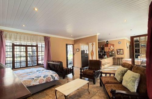 Vredefort Chalet De Esquí | Honeypot Fly Fishing Eco Chalet