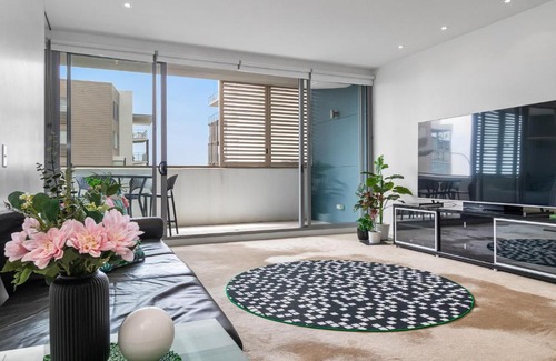 Newcastle Apartamento | Honeysuckle Apartment with Gorgeous Water Views!