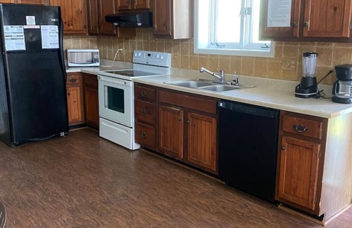Lake Ozark Casa | Honeysuckle-bachelor/bachelorette parties welcome!