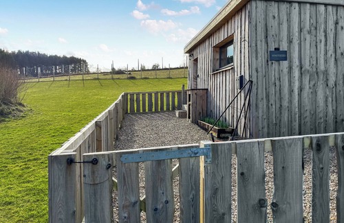 Forres Cabaña | Honeysuckle Bale Cabin - UK49073