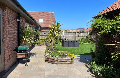 Martham Casa | Honeysuckle Barn, Martham