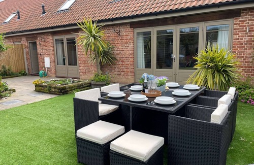 Martham Casa | Honeysuckle Barn, Martham