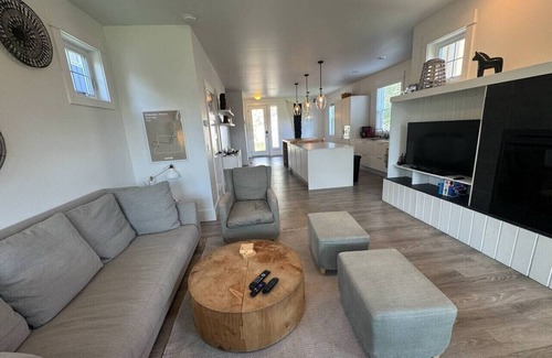Oroville Casa | Honeysuckle Beach Oasis