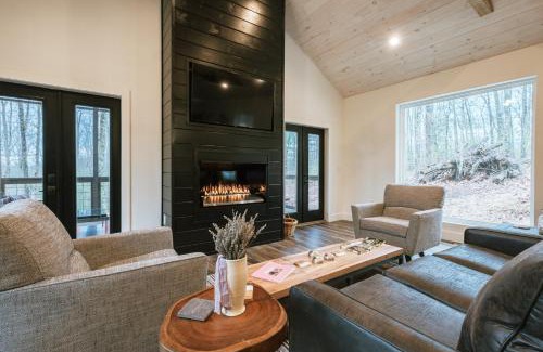 Primrose Casa | Honeysuckle Bridge Cabin