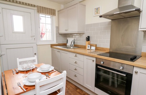Crossgates Cabaña | Honeysuckle Cottage