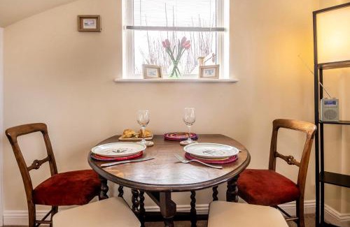 Halesworth Casa | Honeysuckle