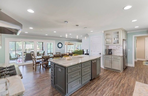 Seneca Casa | Honeysuckle Lake Keowee Waterfront Retreat