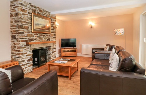 Tavistock Cabaña | HONEYSUCKLE, pet friendly, country holiday cottage in Moortown