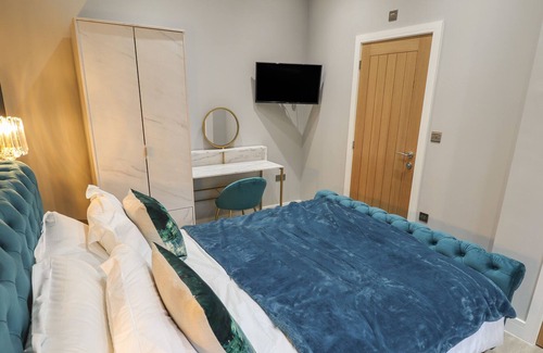 Hull Cabaña | HONEYSUCKLE, with a garden in Willerby