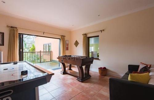 Broad Oak Casa | Honeywood Lodge by Bloom Stays