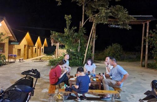Quan Ba Casa | Hong Thu Homestay & Bungalow