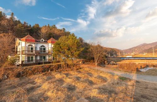 Seo Casa | Hongcheon Vivaldi Castle