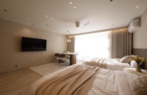 Mapo Apartamento | Hongdae St10, wide,bright & stylish house