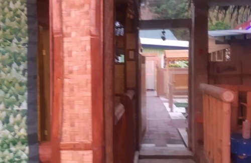 Odiongan Casa | Honorable, Sports Bar y Guesthouse