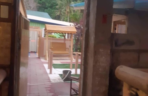 Odiongan Casa | Honorable, Sports Bar y Guesthouse