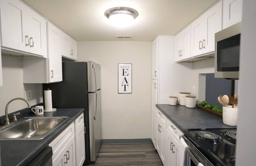 Monroeville Apartamento | Honoray-Kes lovely two bed rooms apartment