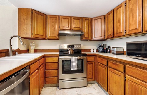Kahaluu Bay Condominio | Honu Hale Minutes Away From the Beach!