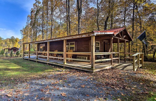 St George Cabina | ‘Hooah’ Cabin Retreat w/ Grill & Step-Free Access