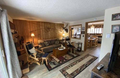 West Yellowstone Casa | Hook and Antler