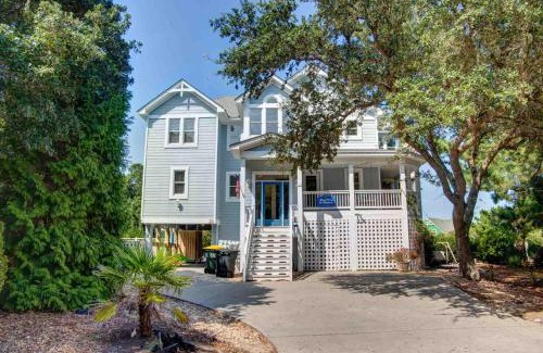 Corolla Light Casa | Hook, Wine, and Stinkers