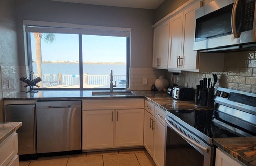 Bay Area Casa | Hook Wine Sinker Waterfront Paradise On Oso Bay Pool, near beach Corpus Christi