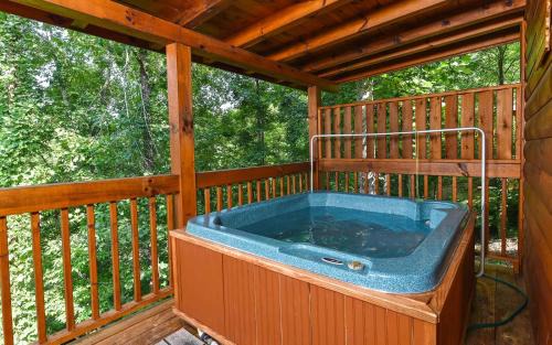 Sevierville Villa | Hooked On Love