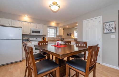 Bloomington Casa | Hoosier Happiness, Too! *3 Bedroom Suites*