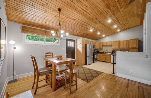 Miller Beach Casa | Hoosier Home - 5 min walk to the beach