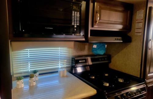Gatlinburg - Pigeon Forge Alquiler De RV | Hoot-N-The Hollar