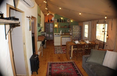 Trenton Apartamento | Hootenanny / Cozy Yurt