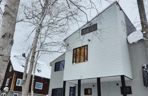 Niseko Cabina | Hooting Owl private ski chalet