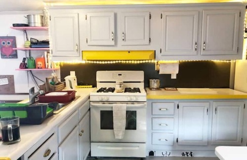 Garden Court Casa | Hoots Roost: Catskills glamper's dream. BBQ, W/D, 100+Mbps DigitalNomad friendly