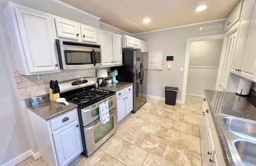 Bessemer Casa | Hoover~Tuscaloosa~UAB~Right off 459~CharMing~SaFe~FaMily-Pet Friendly HoMe!