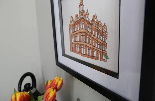 Fernhill Heath Casa | Hop Market - ensuite bedroom
