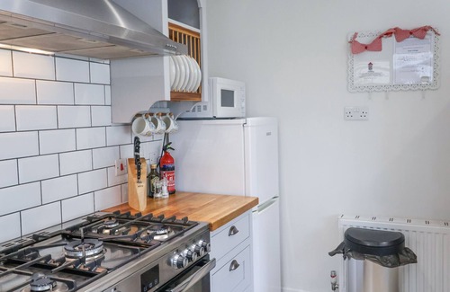 Beer Cabaña | HOPE COTTAGE, pet friendly, luxury holiday cottage in Beer