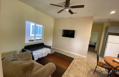 Perris Casa | Hope House, resort style with mountain view